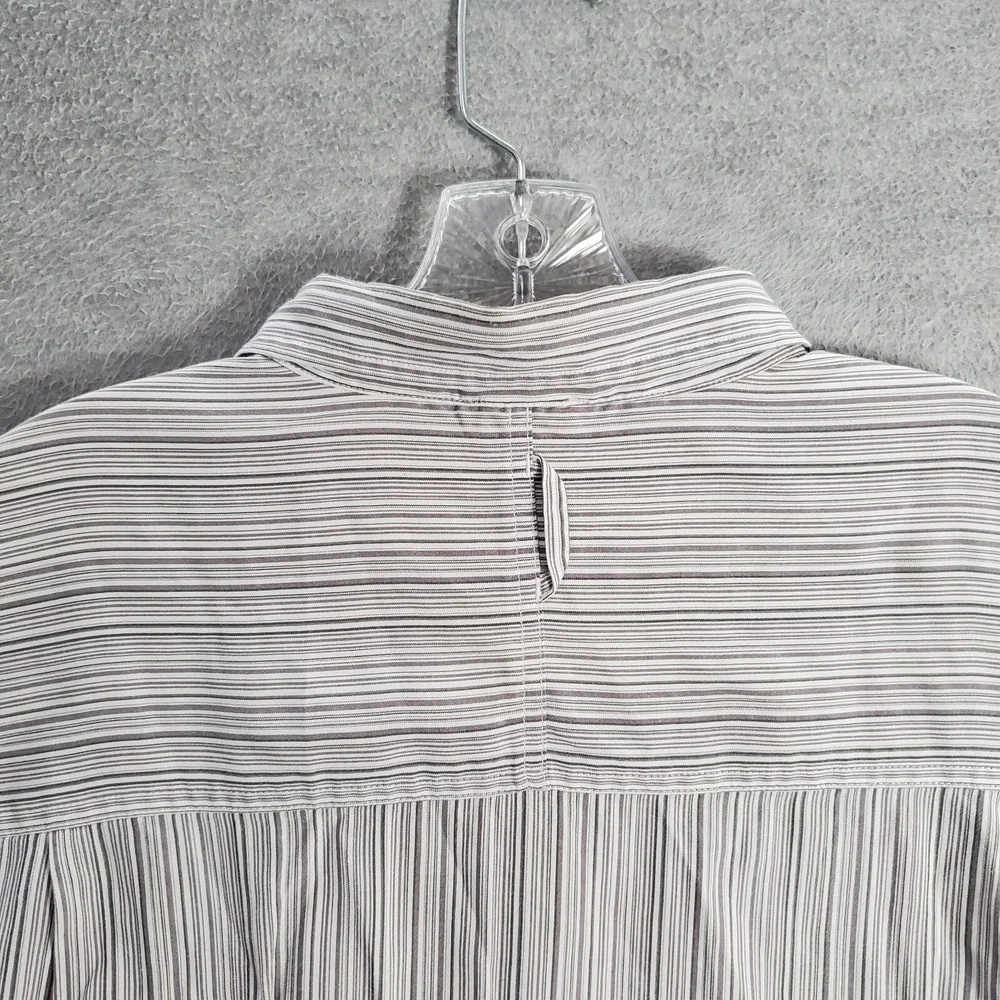 The North Face Men Button Up Shirt XL Gray Striped Mesh Zip Pocket Hiking Collar